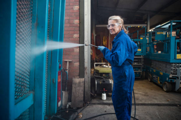 Best Commercial Building Pressure Washing  in Belmond, IA